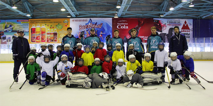 Хоккеисты "Торпедо" провели мастер-класс для детской команды