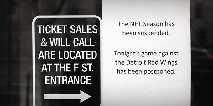 НХЛ может возобновить сезон ориентировочно к середине мая