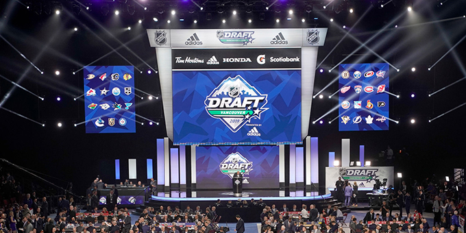 НХЛ хочет создать турнир для молодых игроков перед драфтом 2021