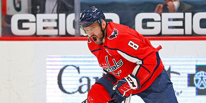 Александр Овечкин сократил отставание от Уэйна Гретцки в списке лучших снайперов НХЛ