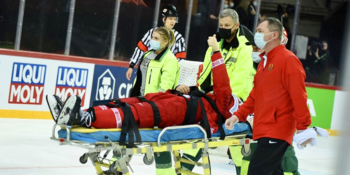 Евгений Лисовец получил тяжелую травму в матче со Швецией