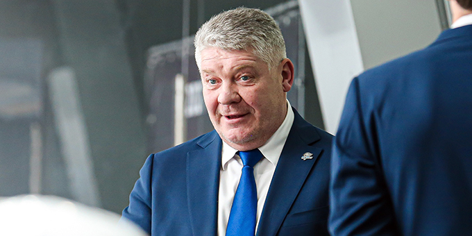 Юрий Михайлис снова поднялся в рейтинге тренеров КХЛ