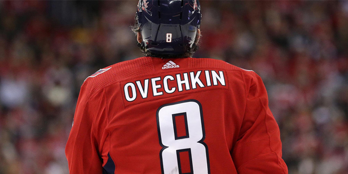 Свитер с фамилией Александра Овечкина был самым продаваемым в НХЛ в 2021-м году
