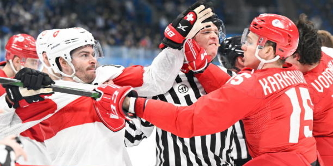 Хоккеисты устроили массовую драку в матче Россия - Швейцария