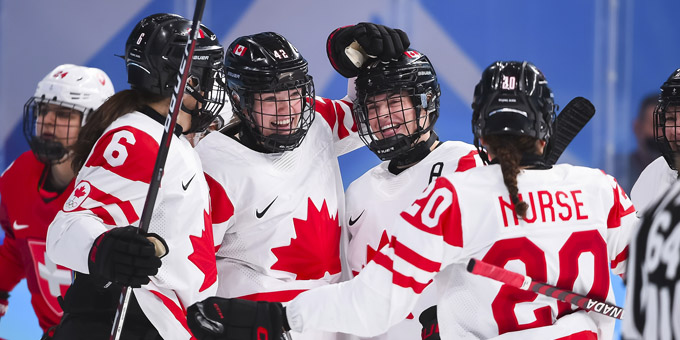 Женская сборная Канады разгромила Швейцарию в полуфинале Олимпиады