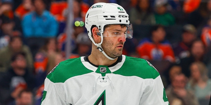 Александр Радулов хочет продолжить карьеру в НХЛ