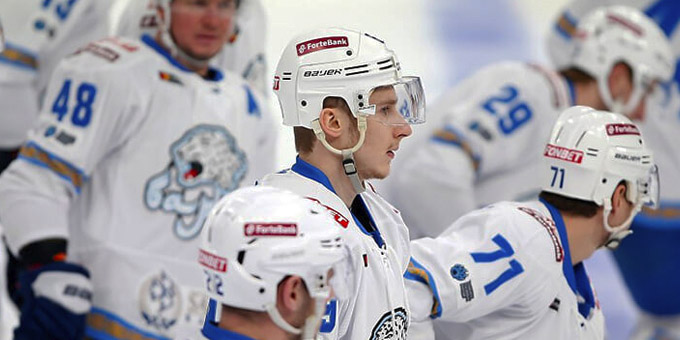 Никита Клещенко спустя год вернулся в хоккей