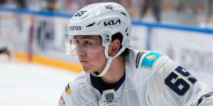 Самат Данияр провёл 100 матчей в КХЛ