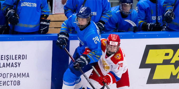 Юниорская сборная Казахстана разгромила женскую сборную России