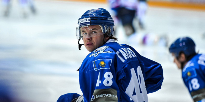Роман Старченко: "Как в детстве влюбился в хоккей, так и продолжается до сих пор"