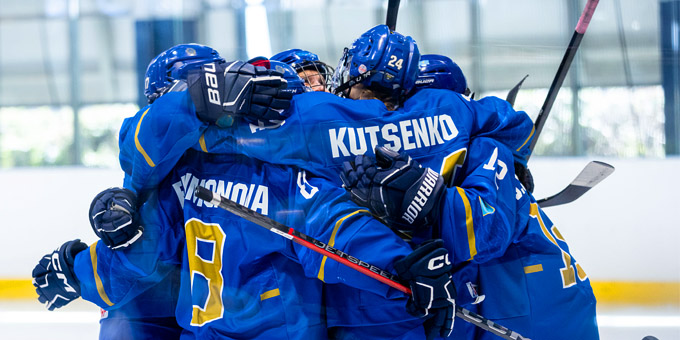 Женская сборная Казахстана взяла верх над Испанией и выиграла чемпионат мира в группе "А" второго дивизиона