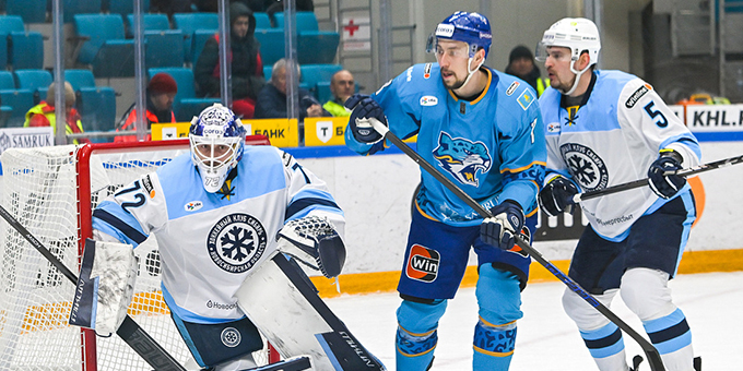 "На последних минутах хозяева дважды поразили пустые ворота". КХЛ - о победе "Барыса" над "Сибирью"