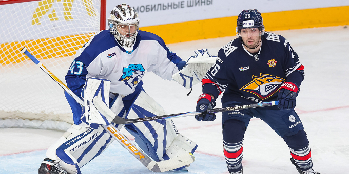 "Самый яркий момент первого периода - драка Люка Джонсона и Алихана Асетова". КХЛ - о поражении "Барыса" от "Металлурга"