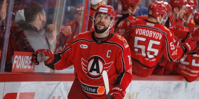 Анатолий Голышев получил полгода дисквалификации. Он вернётся на лёд в октябре