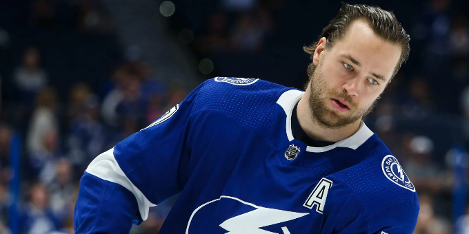 Экс-игрок "Барыса" стал первым защитником в истории "Тампы", набравшим 800 очков