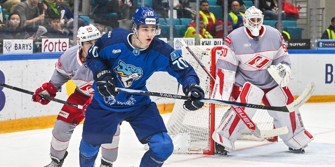 "Майкл Веккьоне могучим щелчком отправил шайбу в ворота соперника". КХЛ - о победе "Барыса" над "Спартаком"